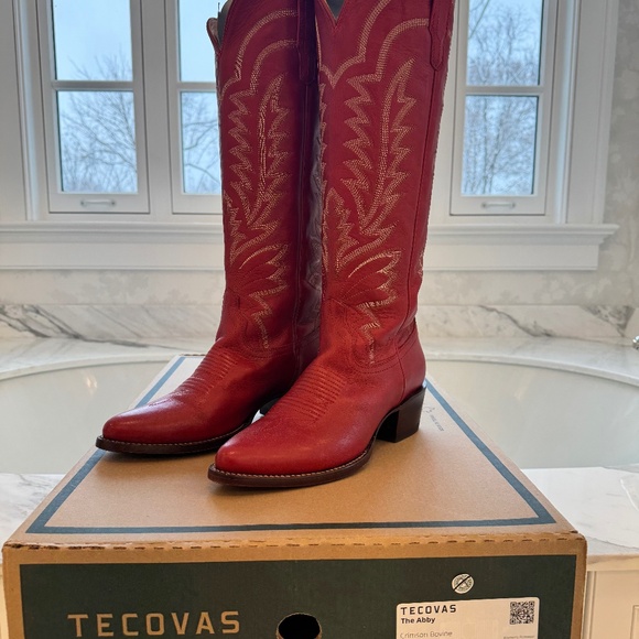Tecovas Abby Western Boot - Crimson - Picture 1 of 6
